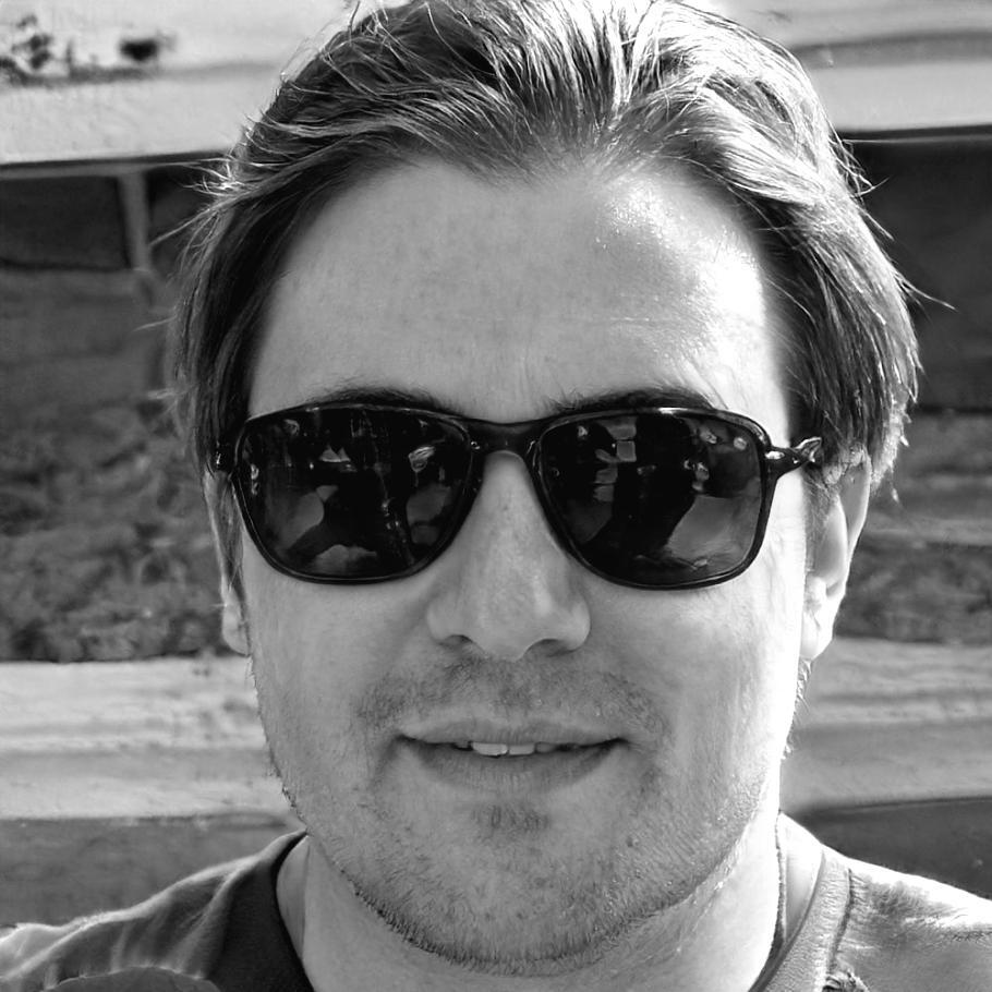 Портрет преподавателя Метин Караташ