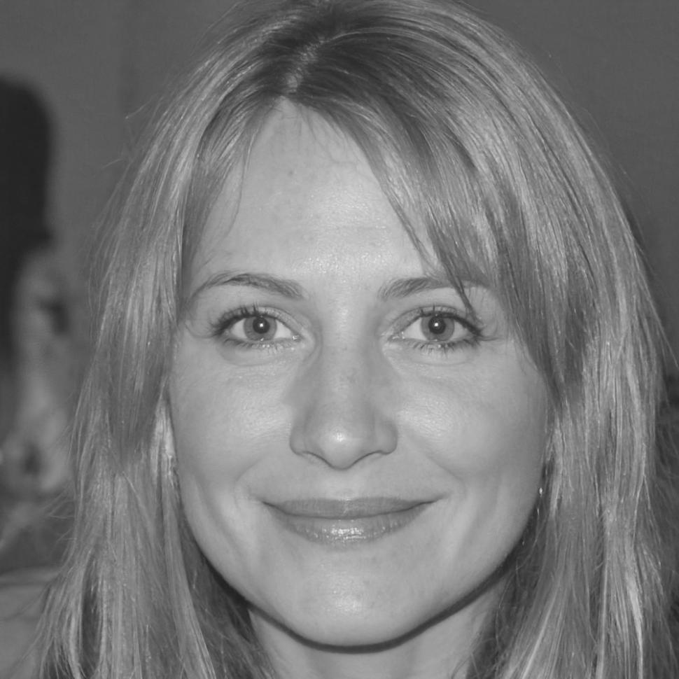 Портрет Айлин Демир — редактора и визуального исследователя