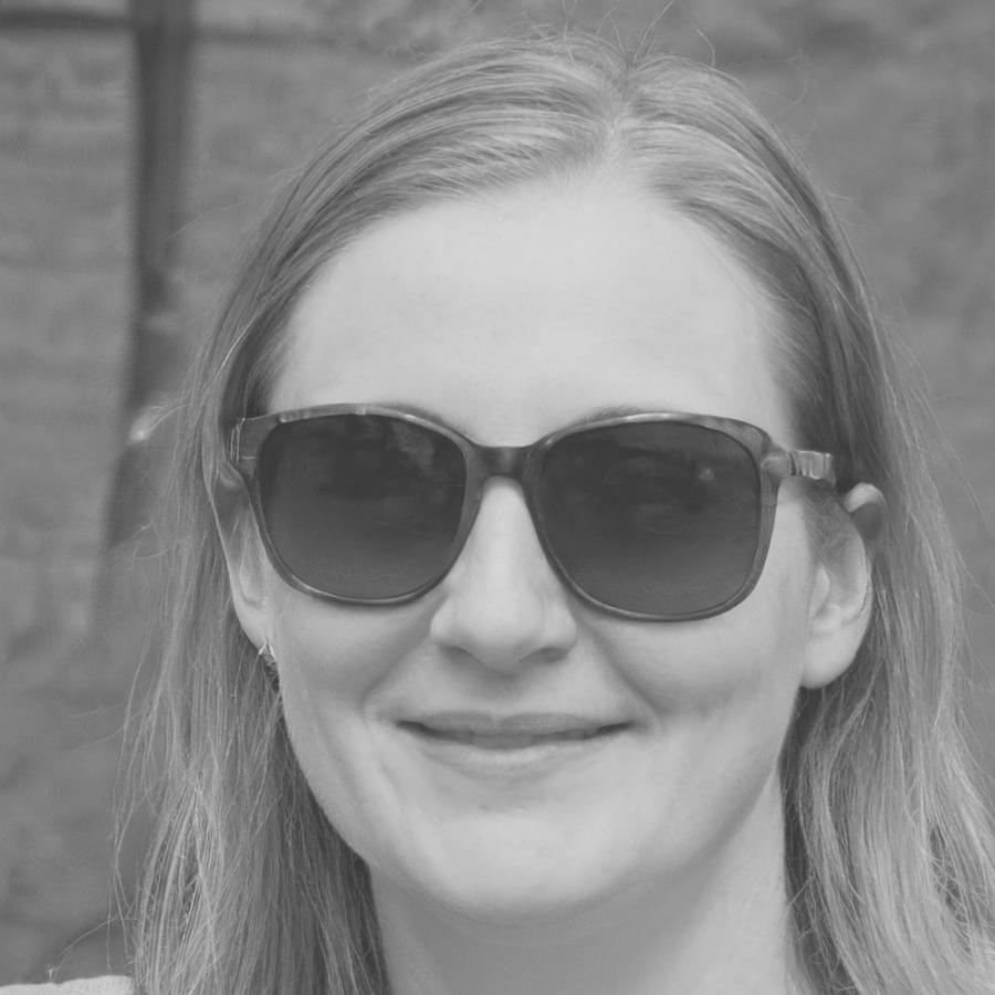 Преподаватель уличной фотографии Эсра Кайя